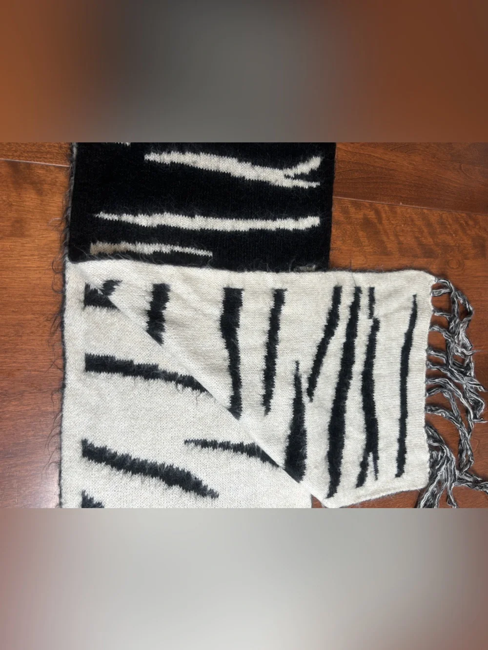 Black & White Zebra Fringe Scarf – Brand Unknown